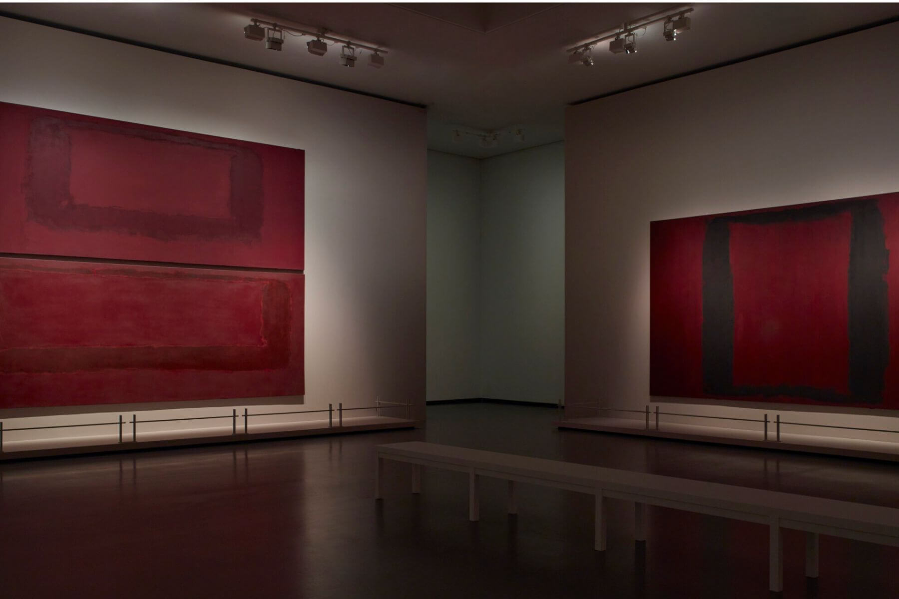mark-rothko-seagram-murals-louis-vuitton-2023-the-lawless-muse Red and black Seagram mural panels by Rothko installed at Fondation Louis Vuitton